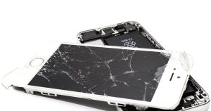 performing Android phone screen repair